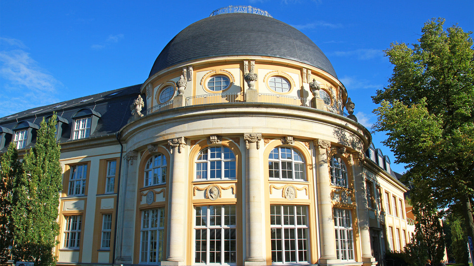 Aussenansicht der Rotunde der Bucerius Law School in Hamburg