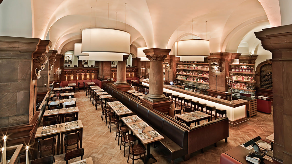 Innenraum des Restaurants Parlament in Hamburg