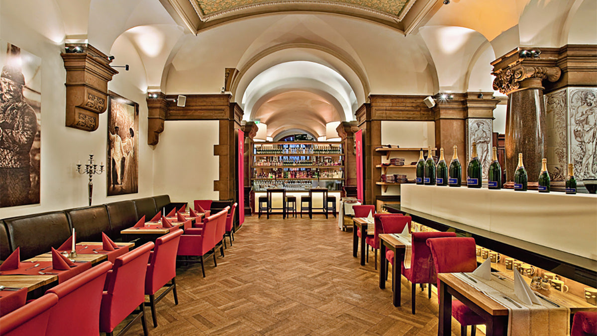 Innenraum des Restaurants Parlament in Hamburg